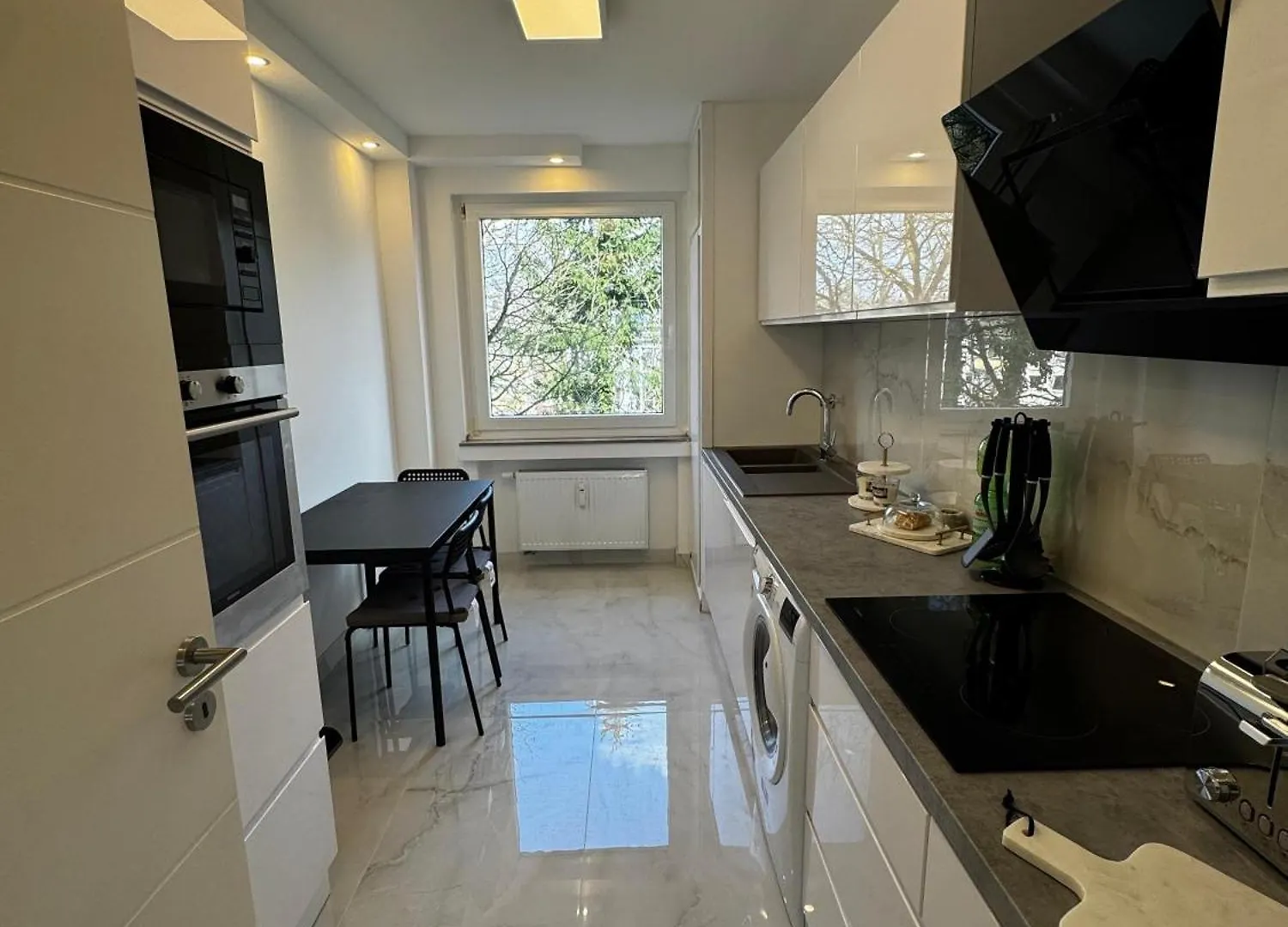 Luxus Apartment In Duesseldorf Rheinblick